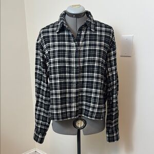 GAP Cropped Black and White Plaid Women's Button Down Shirt